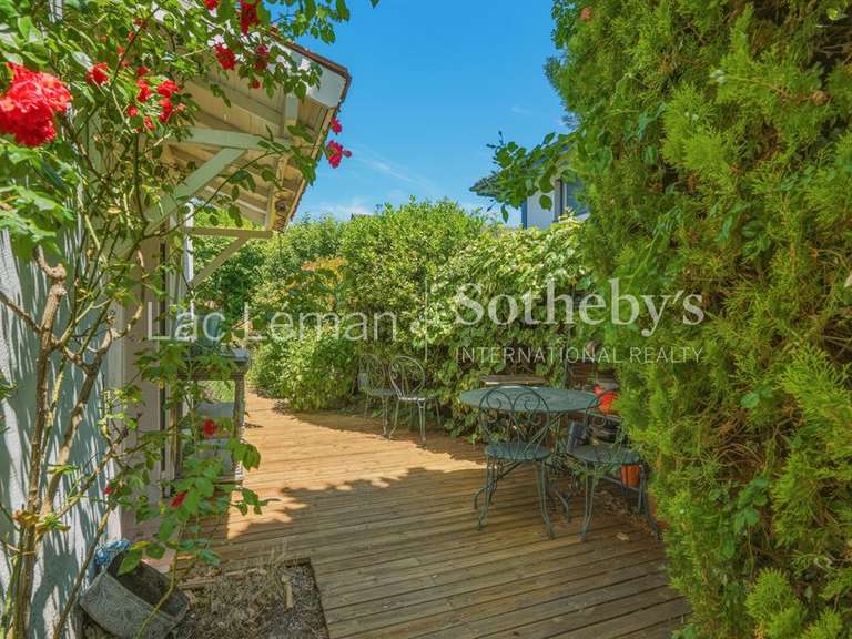Maison Veigy-Foncenex - 4 chambres - 251m²