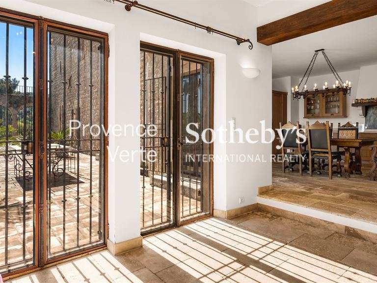 Propriété Figanières - 4 chambres - 234m²