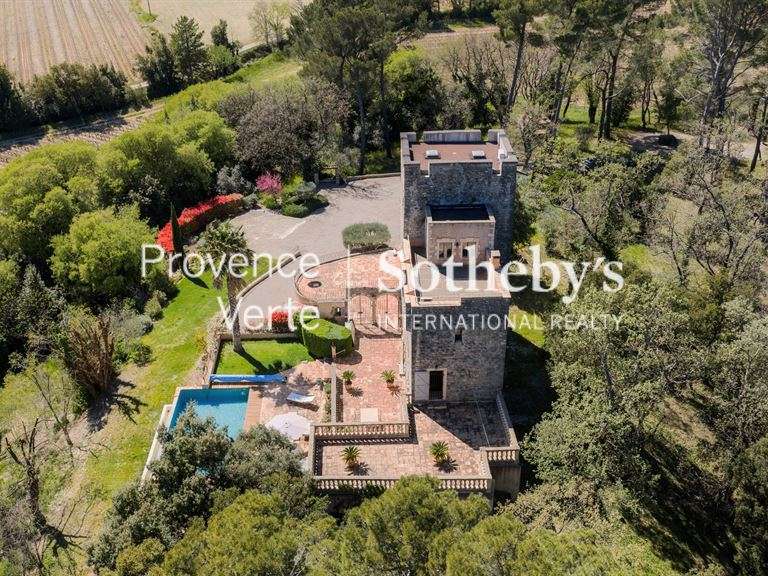 Propriété Figanières - 4 chambres - 234m²