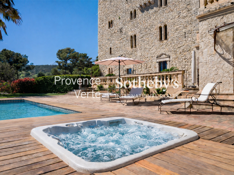 Propriété Figanières - 4 chambres - 234m²