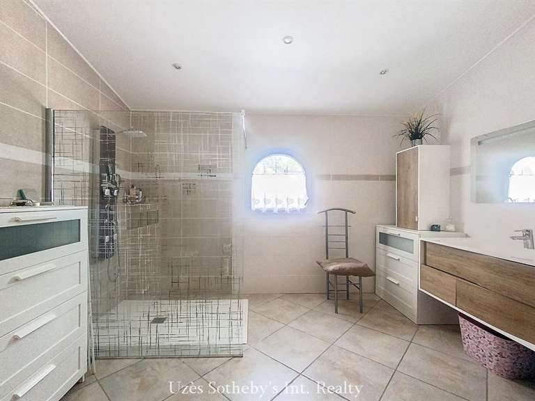Maison Uzès - 3 chambres - 178m²