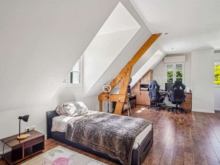 Maison Montfort-l'Amaury - 5 chambres - 210m²