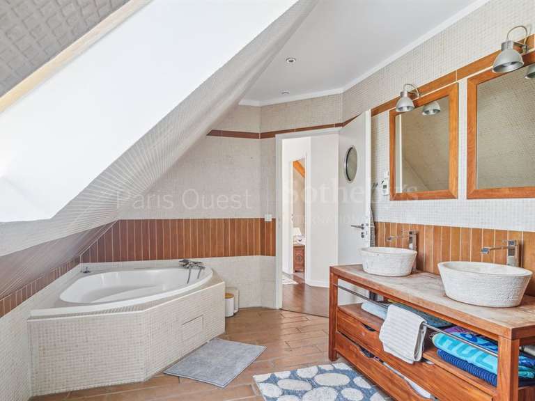 Maison Montfort-l'Amaury - 5 chambres - 210m²