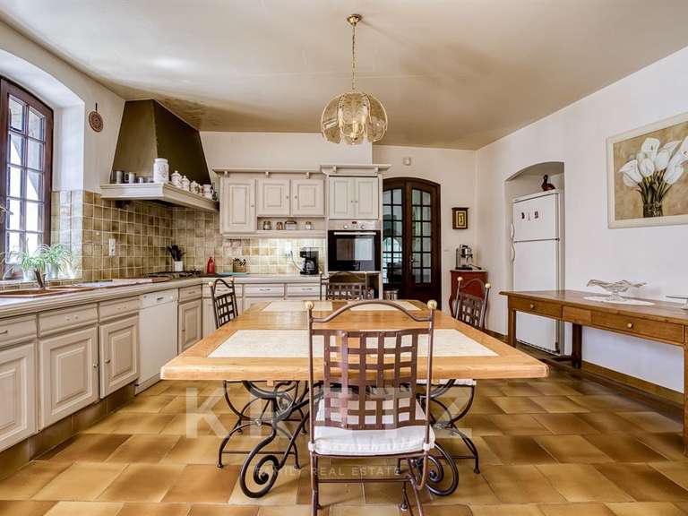 Maison Manosque - 5 chambres - 468m²