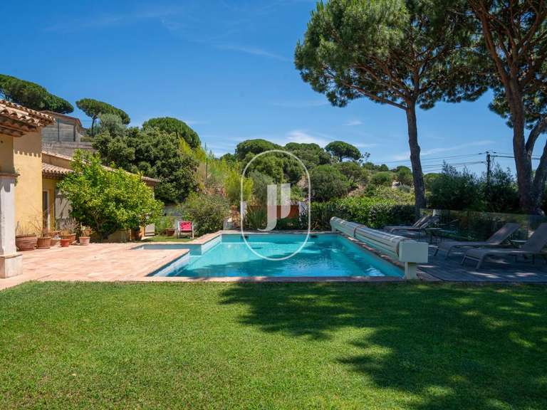 Villa Plan-de-la-Tour - 4 chambres - 150m²