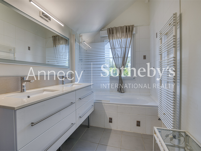 Maison Chapeiry - 5 chambres - 517m²