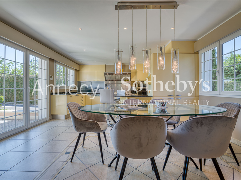 Maison Chapeiry - 5 chambres - 517m²