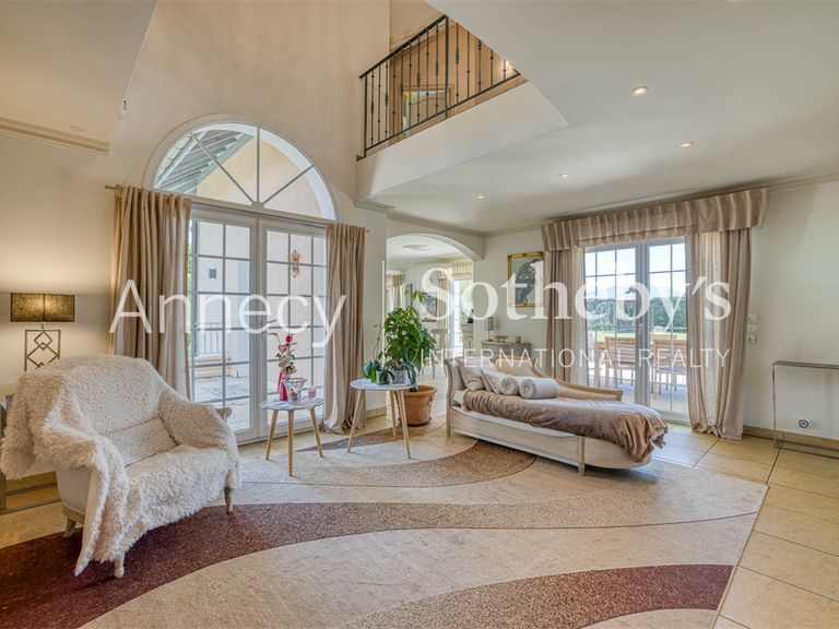 Maison Chapeiry - 5 chambres - 517m²