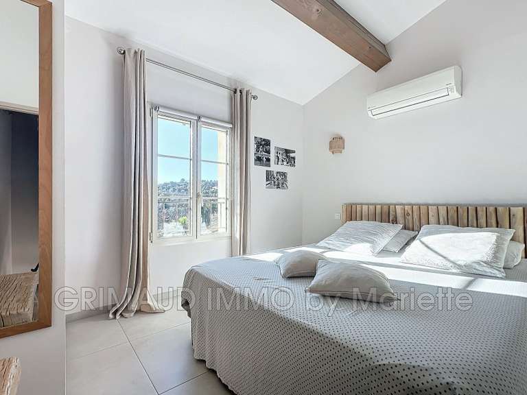 Villa Plan-de-la-Tour - 5 chambres - 150m²