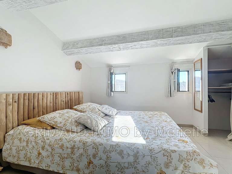 Villa Plan-de-la-Tour - 5 chambres - 150m²