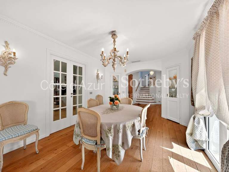 Maison Mouans-Sartoux - 4 chambres - 277m²