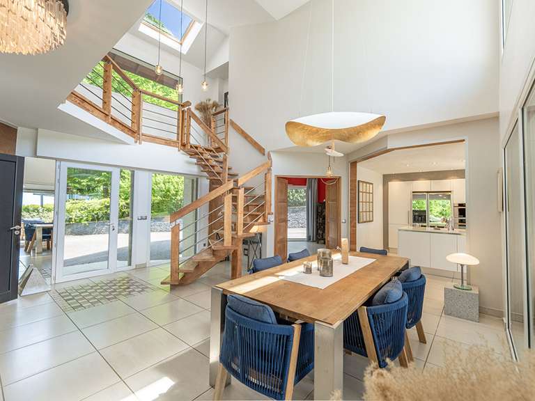 Maison Pugny-Chatenod - 4 chambres - 182m²