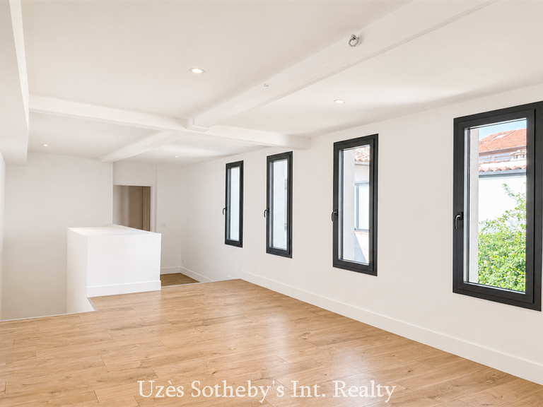 Maison Nîmes - 4 chambres - 243m²