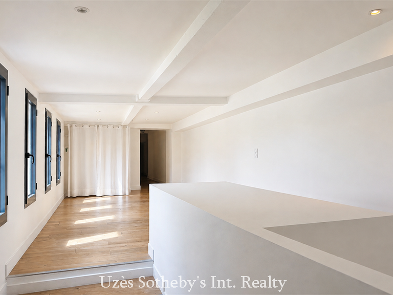 Maison Nîmes - 4 chambres - 243m²