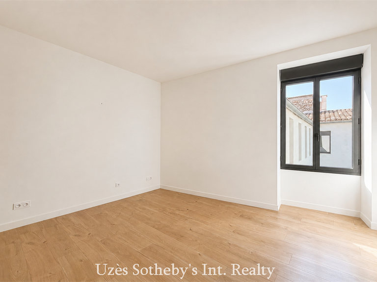 Maison Nîmes - 4 chambres - 243m²