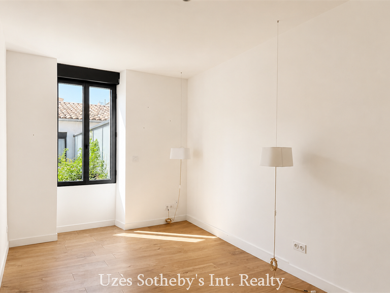 Maison Nîmes - 4 chambres - 243m²