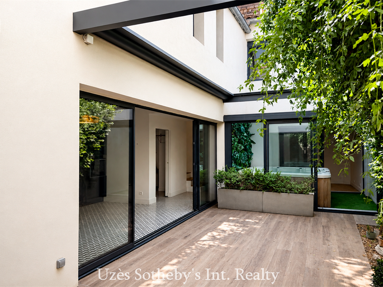Maison Nîmes - 4 chambres - 243m²