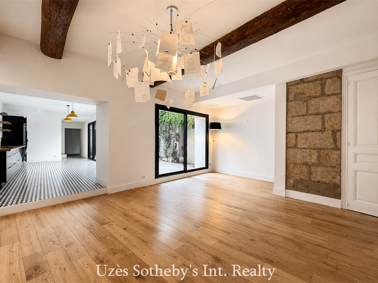 Maison Nîmes - 4 chambres - 243m²