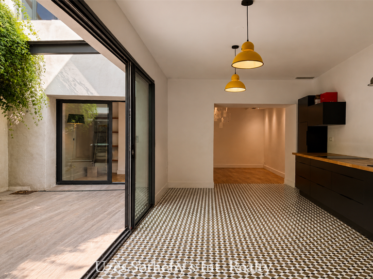 Maison Nîmes - 4 chambres - 243m²