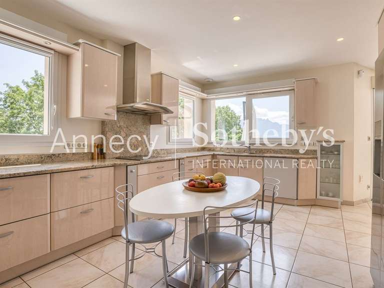 Maison Pugny-Chatenod - 4 chambres - 250m²