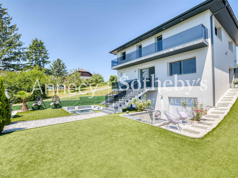 Maison Hauteville-sur-Fier - 5 chambres - 261m²