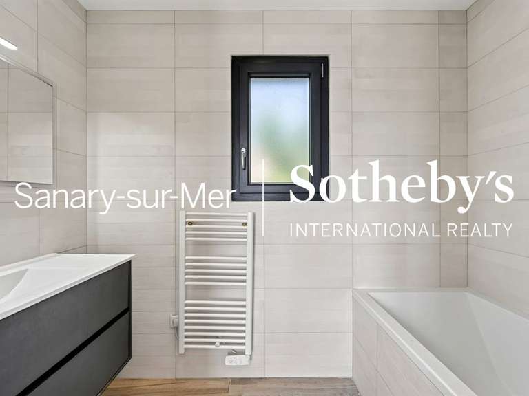 Maison Sanary-sur-Mer - 3 chambres - 132m²