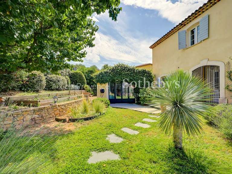House Bouc-Bel-Air - 6 bedrooms - 211m²