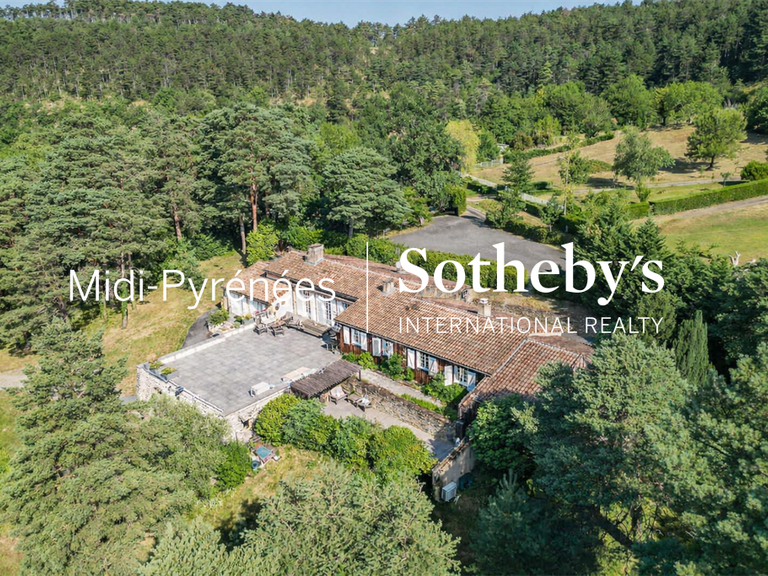 Maison Mazamet - 6 chambres - 365m²