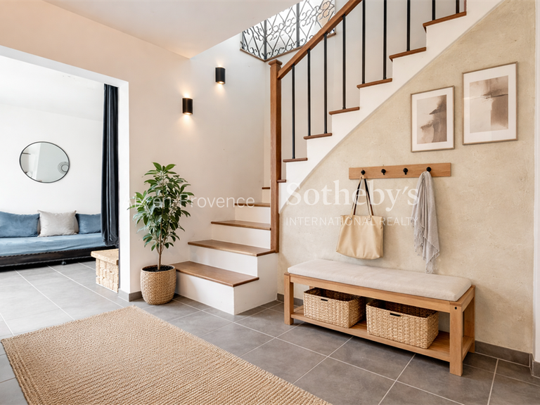 Maison Éguilles - 5 chambres - 200m²