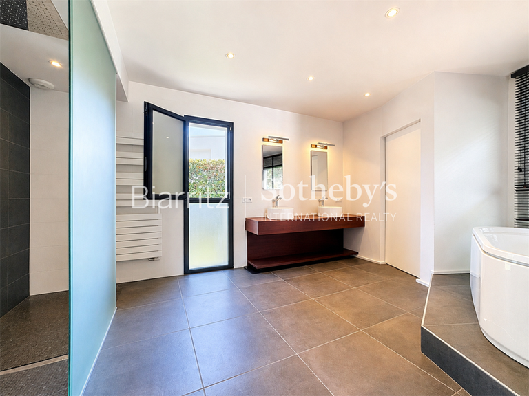 Maison Anglet - 4 chambres - 390m²