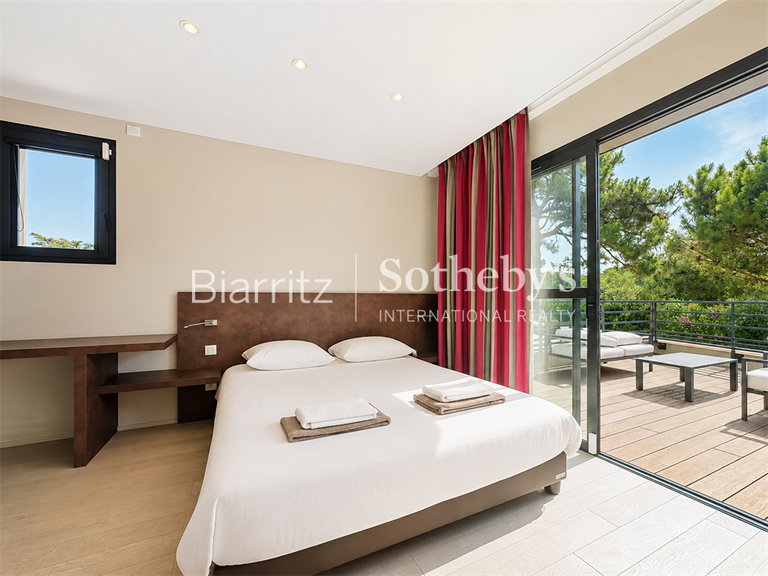 Maison Anglet - 4 chambres - 390m²
