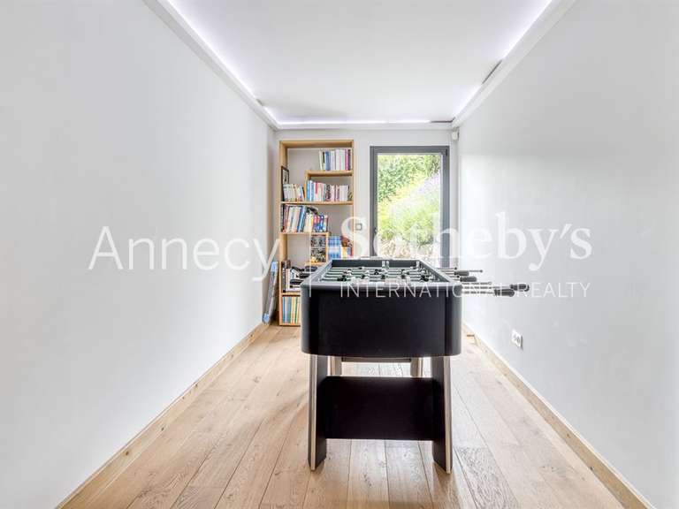 Maison Saint-Jorioz - 4 chambres - 196m²