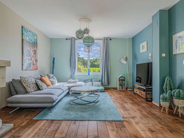 House Tassin-la-Demi-Lune - 5 bedrooms - 275m²