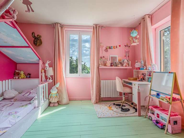 House Tassin-la-Demi-Lune - 5 bedrooms - 275m²