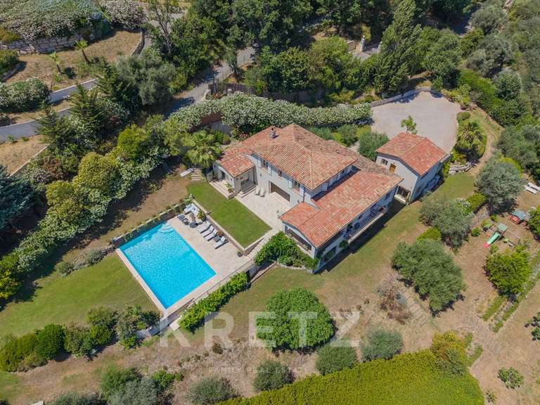 House Châteauneuf-Grasse - 6 bedrooms - 305m²