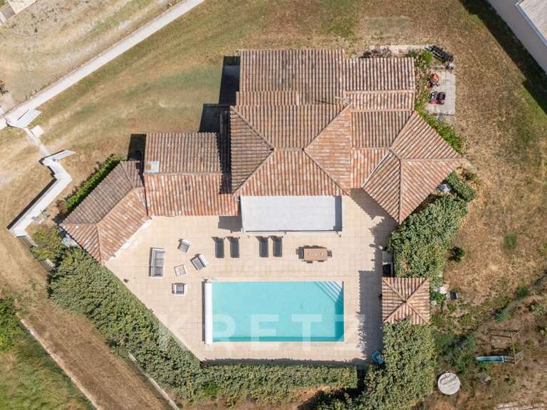 Maison Aigues-Mortes - 5 chambres - 190m²
