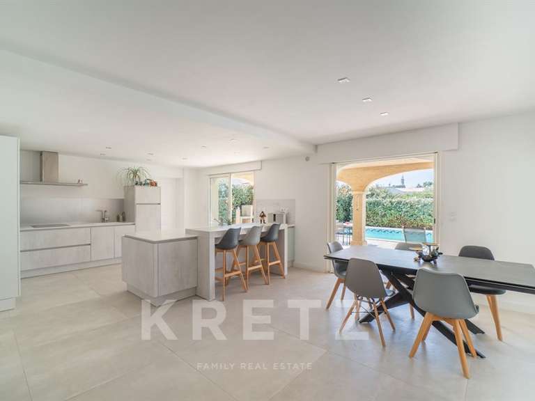 Maison Aigues-Mortes - 5 chambres - 190m²