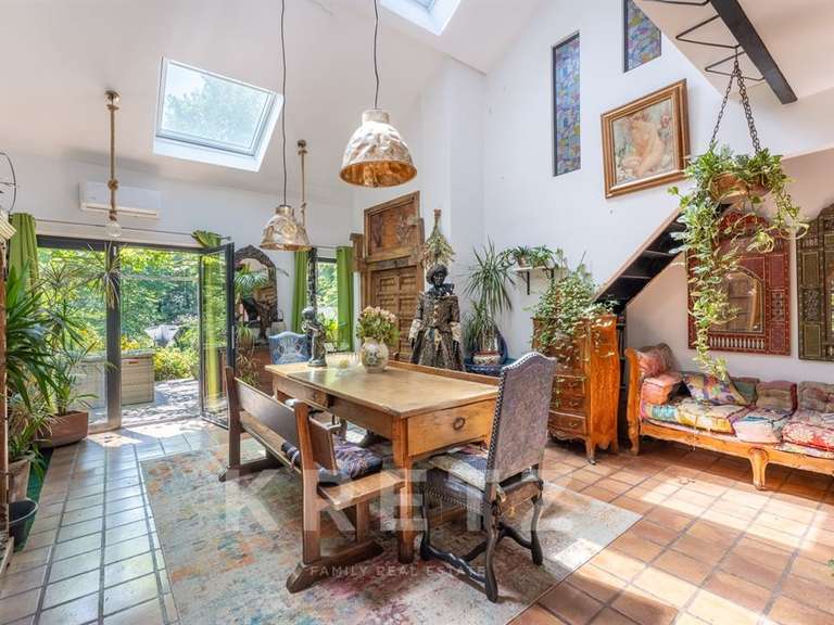 Maison Magny-les-Hameaux - 7 chambres - 315m²