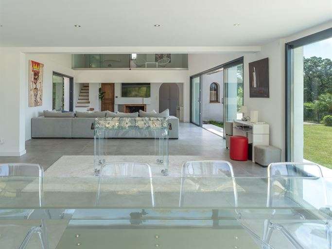 Maison Lumio - 378m²