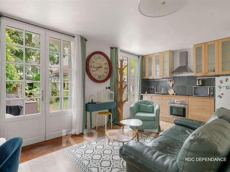 Maison Courbevoie - 6 chambres - 237m²
