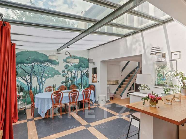 Maison Courbevoie - 6 chambres - 237m²