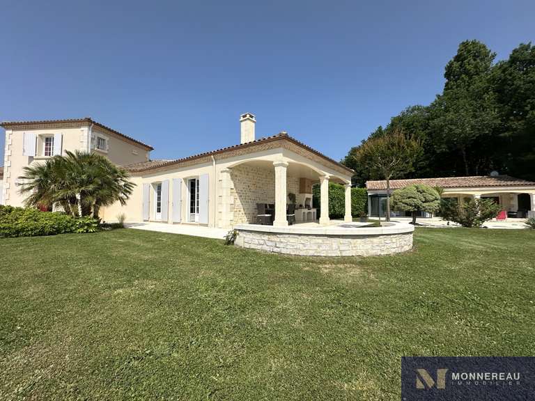 Maison Barbezieux-Saint-Hilaire - 6 chambres