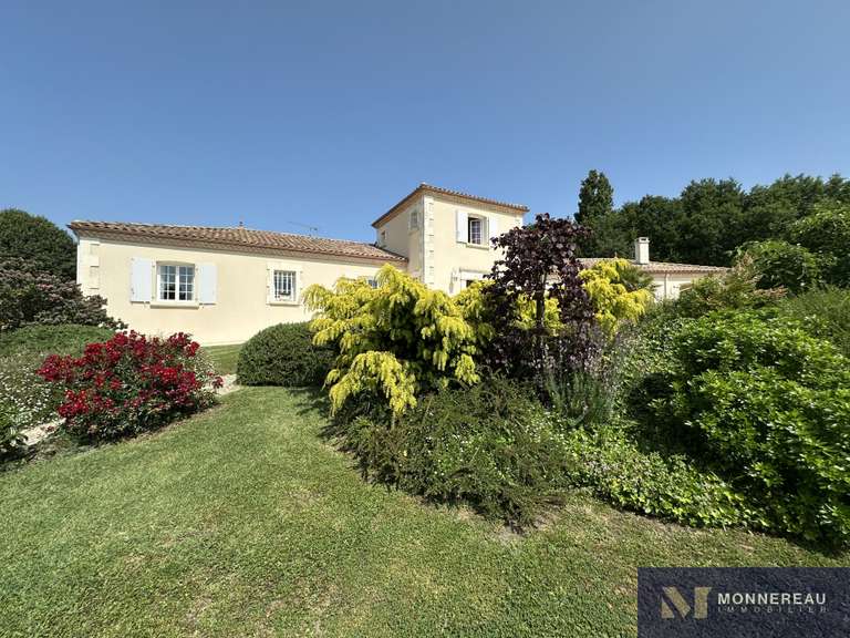 Maison Barbezieux-Saint-Hilaire - 6 chambres