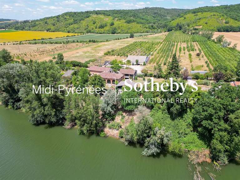 Maison Buzet-sur-Tarn - 5 chambres - 390m²