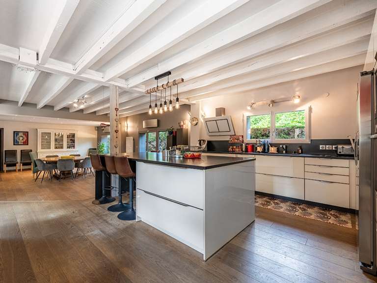 Maison Aix-les-Bains - 6 chambres - 366m²