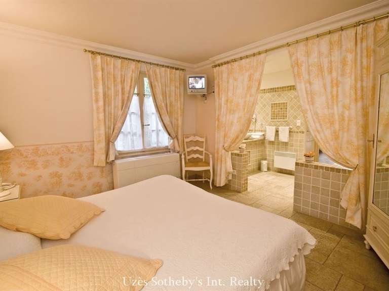 Maison Uzès - 34 chambres - 2500m²