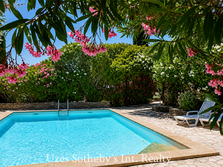 Maison Uzès - 34 chambres - 2500m²