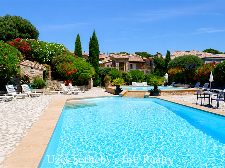 Maison Uzès - 34 chambres - 2500m²