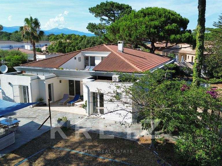 Maison Borgo - 5 chambres - 242m²