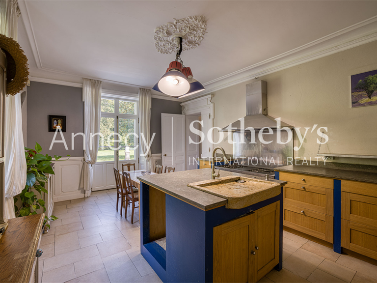 Maison Massignieu-de-Rives - 10 chambres - 467m²